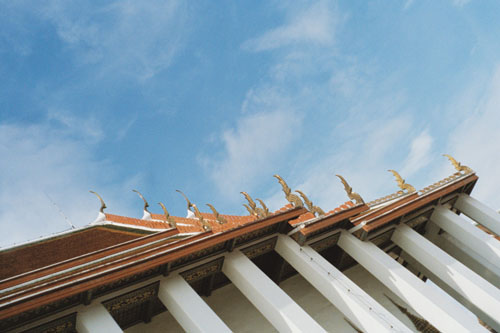 watpho.roof.ornaments2