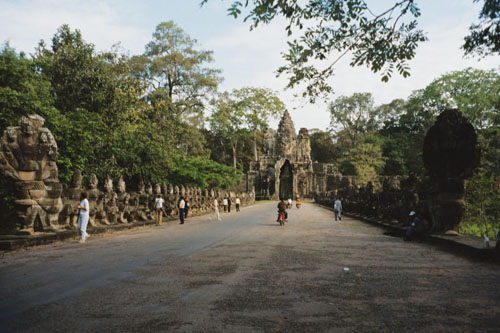 angkarthom.entrance1