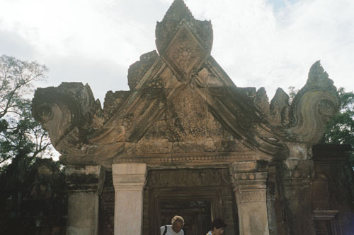 banteay.srei.archway