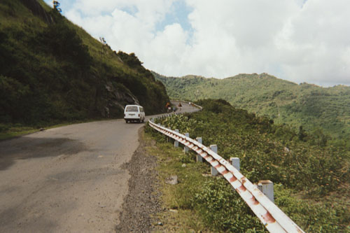 hai.van.pass.down