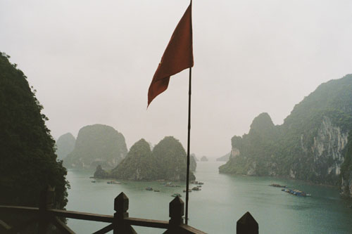 halong.bay.from.groto2