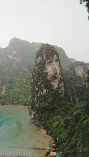 halong.bay.viewfromgroto3
