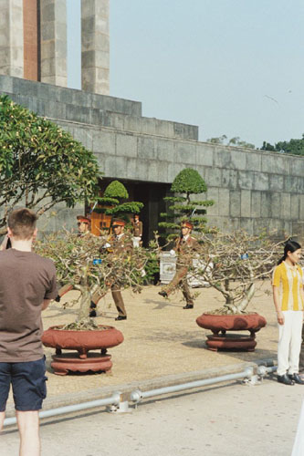 hanoi.changing.guard