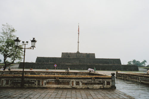 hue.flag.tower