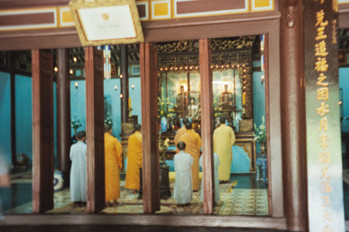 perf.buddhist.ceremony